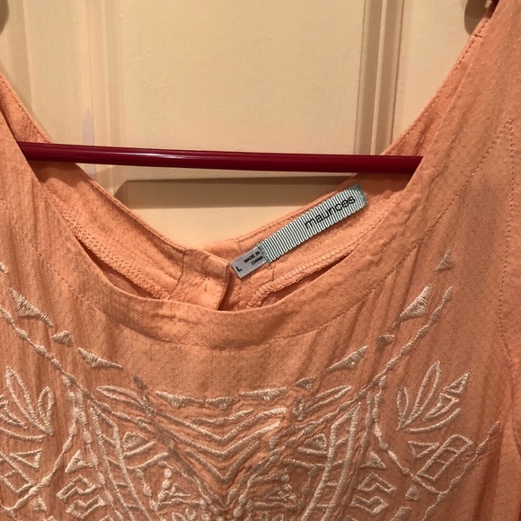 Embroidered Tank - Picture 2 of 3